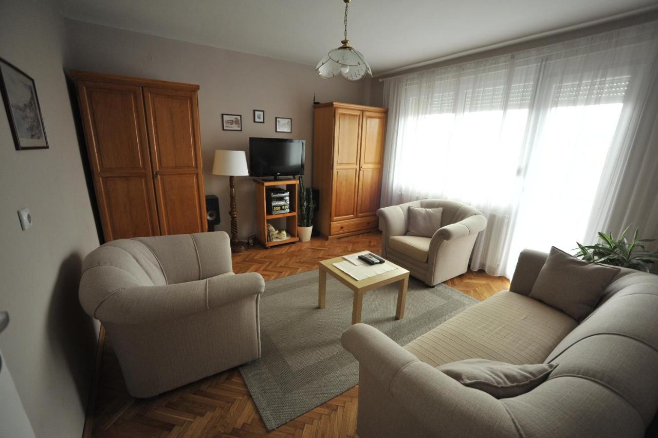 Rada Apartment *